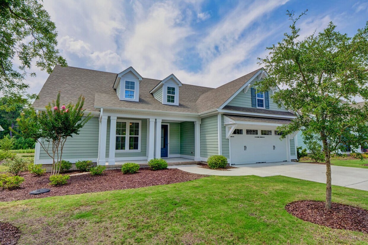 Foto principal - CATHERINES' COVE - Located off Bayshore Dr...