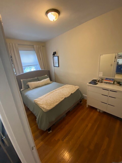 Foto del edificio - 1075 Beacon St