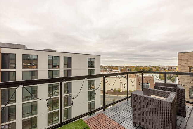 Foto del edificio - 2 br, 2 bath Condo - 1701 W Webster Ave