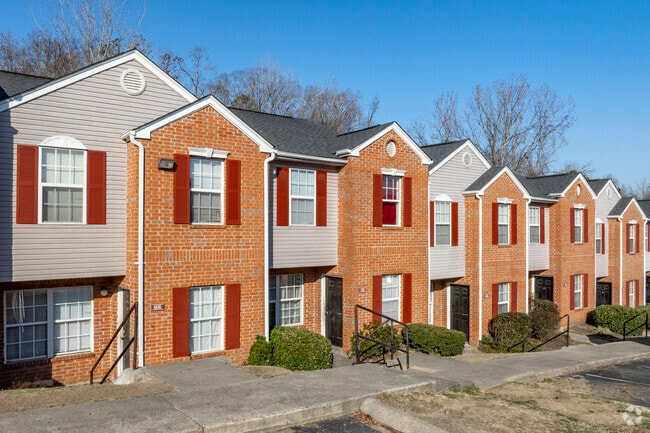 Building Photo - Greens of Concord Apartments