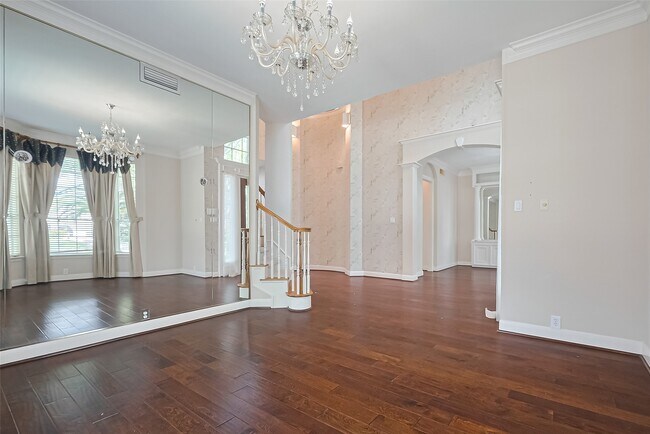 Foto del edificio - 36 Watermill Pl