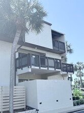 Building Photo - 5650 Jimmy Buffett Mem Hwy