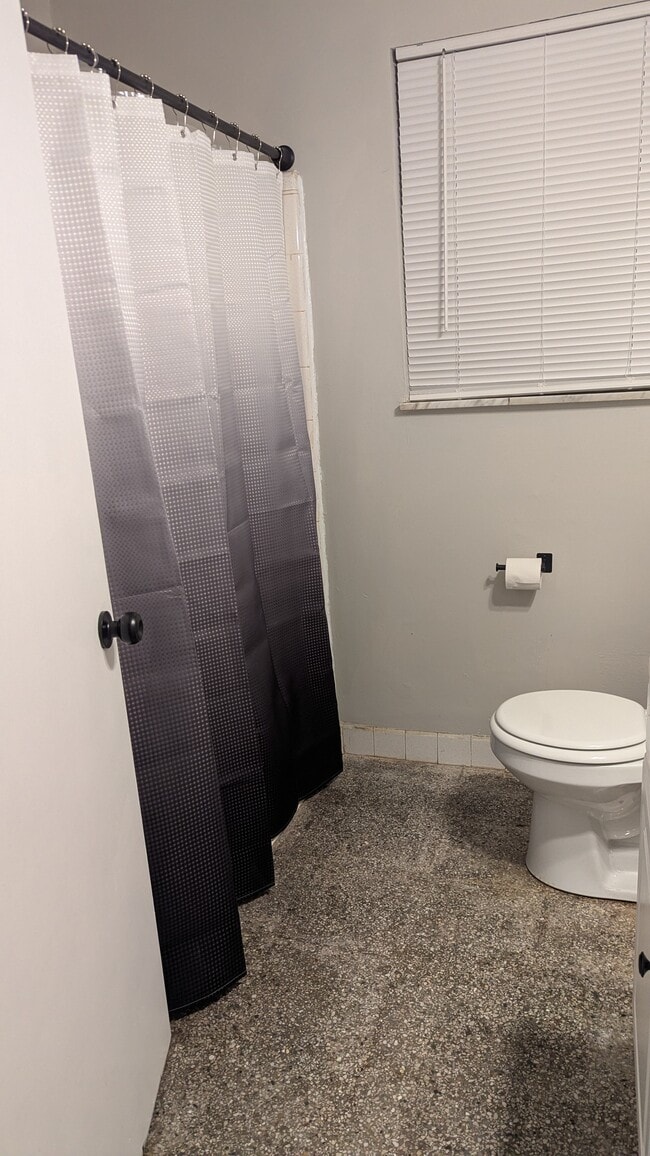 Building Photo - 709 Arrowhead Trl