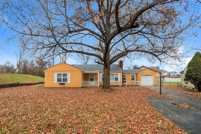Building Photo - 4931 Fairfield Cir