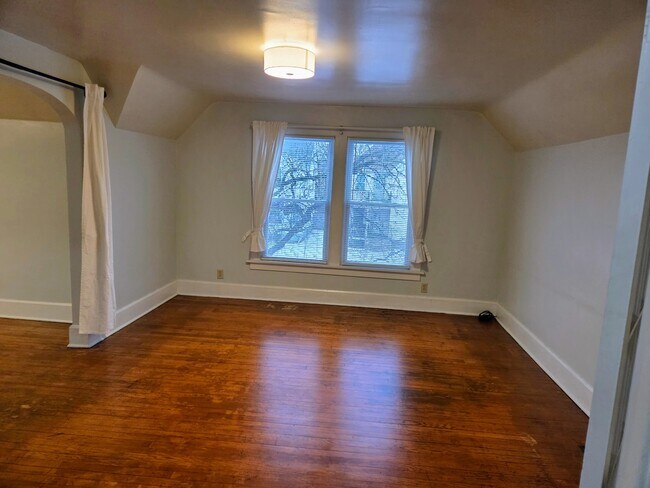 Building Photo - 1513 Holmes Ave