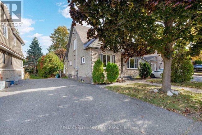 Building Photo - 491 Evered Ave