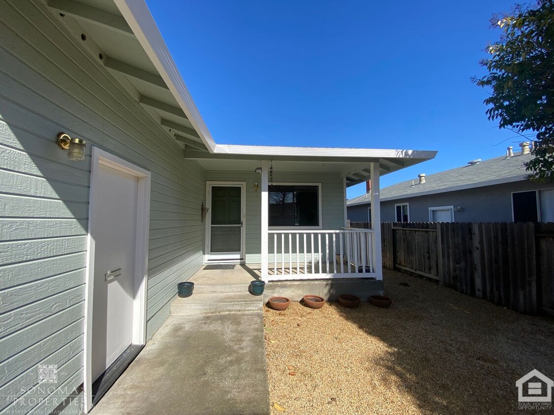 Foto principal - Updated 3bd/2ba Duplex!