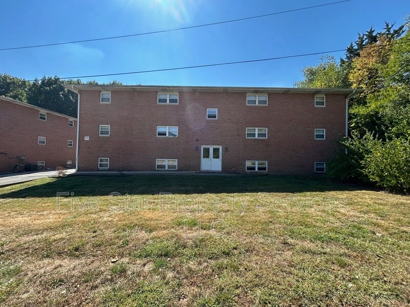 Primary Photo - 2080 W Washington St