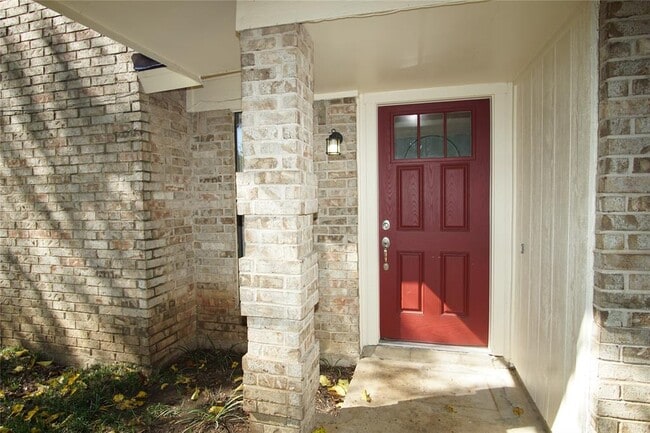 Building Photo - 3113 Peachtree Ln