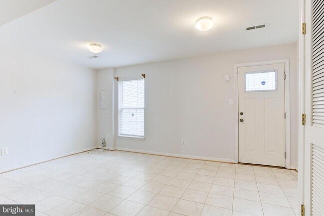 Foto del edificio - 4014 Fountain Bridge Ct