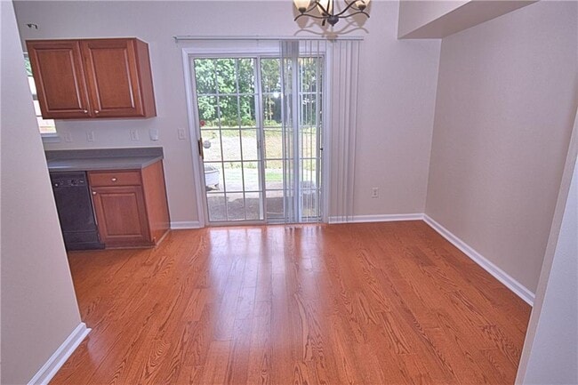 Building Photo - 3833 Pleasant Oaks Dr