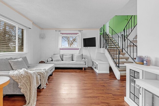 Building Photo - Welcome to your Private Retreat in Citrus Heights!