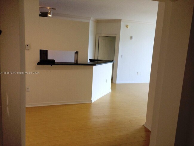 Building Photo - 9172 Collins Ave