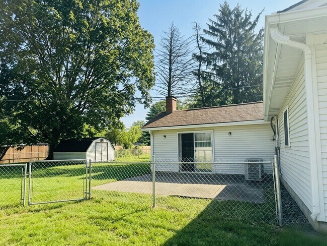 Building Photo - 924 Princess Dr