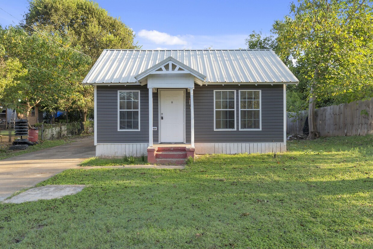 2108 Montrose St, Waco, TX 76705 House Rental in Waco, TX