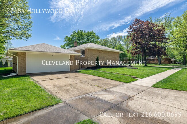 Foto del edificio - 27484 Hollywood Dr