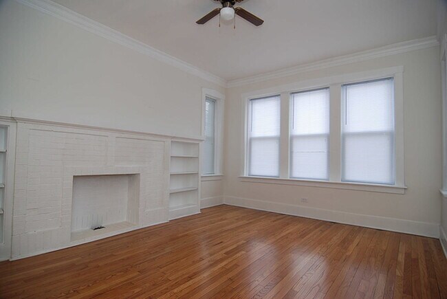 Foto del edificio - 3221 W Division St