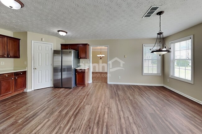 Building Photo - 3341 Kittery Dr SW