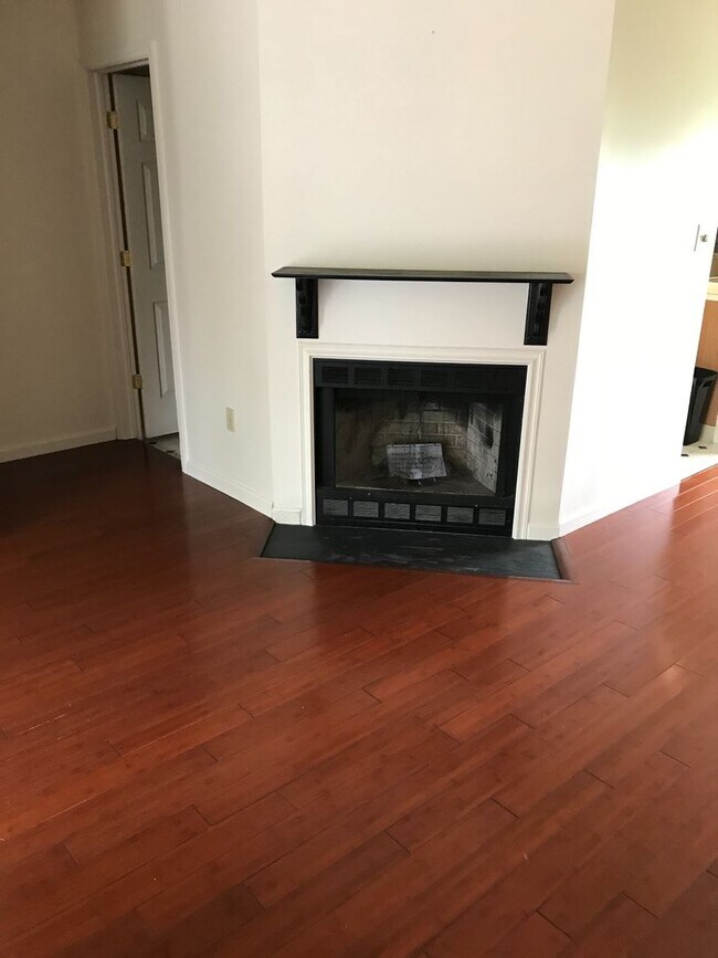 Foto del edificio - Seven Oaks First Floor Condo