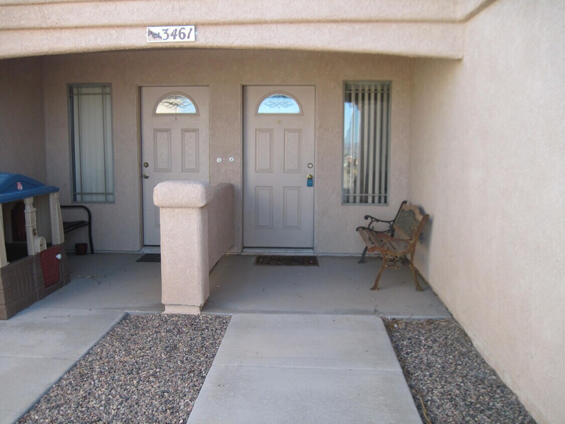 Primary Photo - 3461 Iroquois Dr