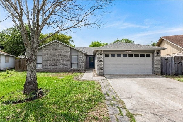 Building Photo - 2325 Roseland Dr