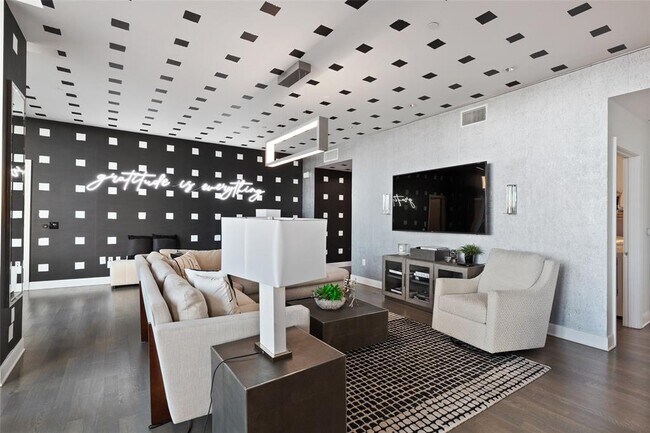 Foto del edificio - 5656 N Central Expy