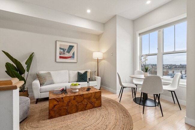 Foto del edificio - 174 Fisher Ave
