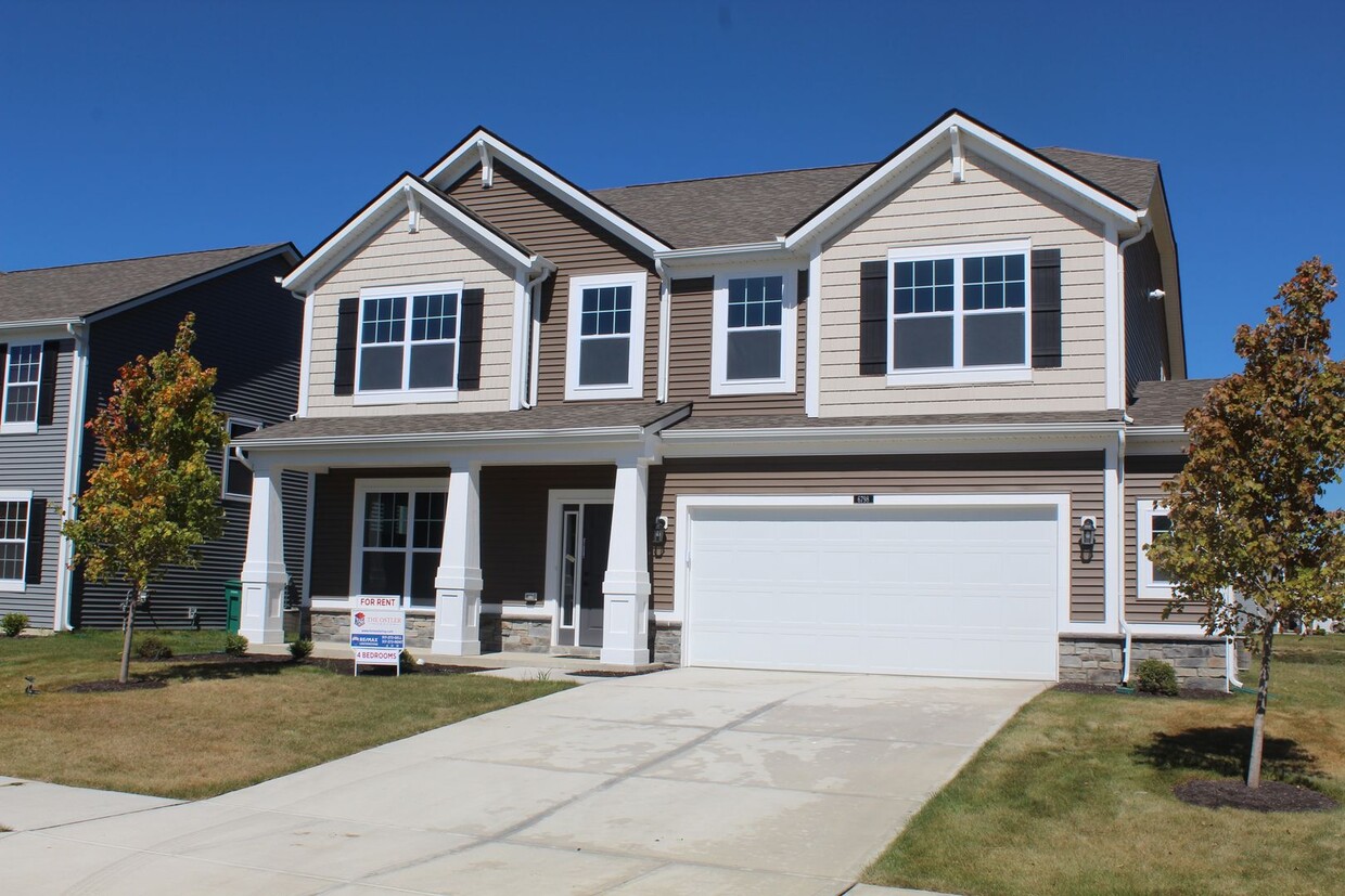 Foto principal - Available Now! Beautiful 4 BR in Brownsburg!