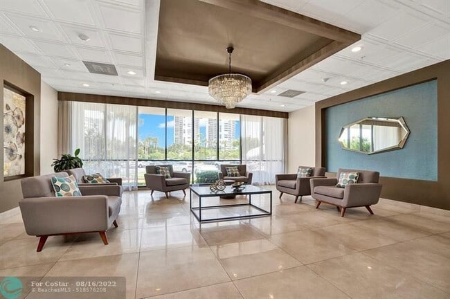 Foto del edificio - 3731 N Country Club Dr