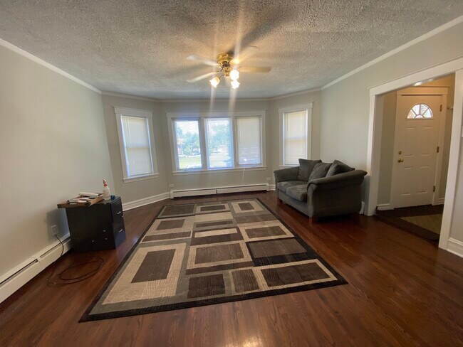 Foto del edificio - 7659 W Sunset Dr
