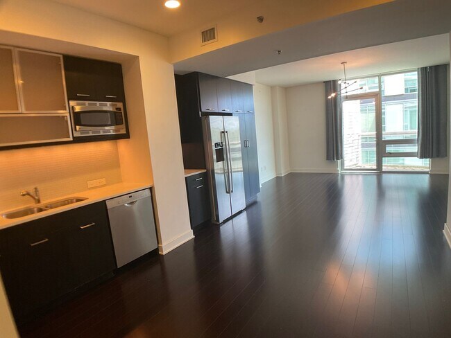 Foto del edificio - 601 W Rosemary St