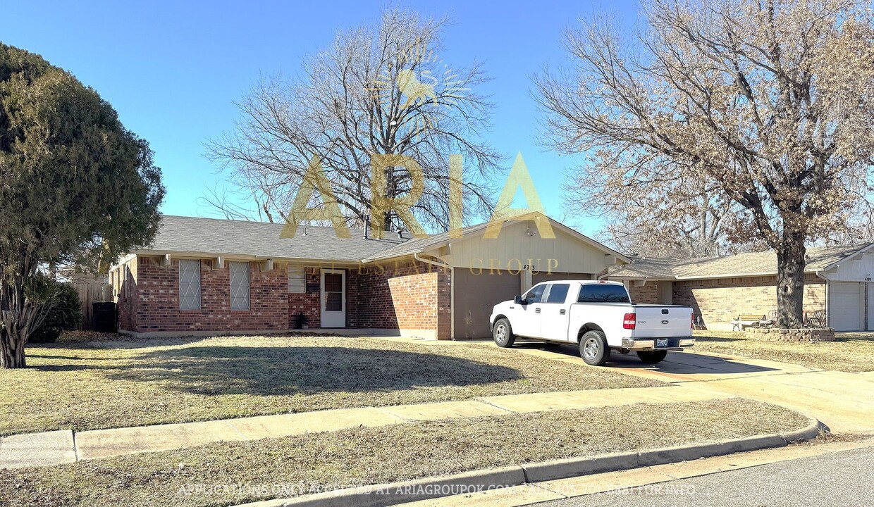 Foto principal - Adorable 3 Bed/1.5 Bath Home in OKC - Comi...