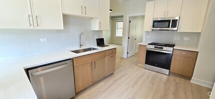 Building Photo - 432 S Maple Ave