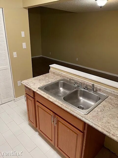 Foto del edificio - 8482 Pineverde Ln