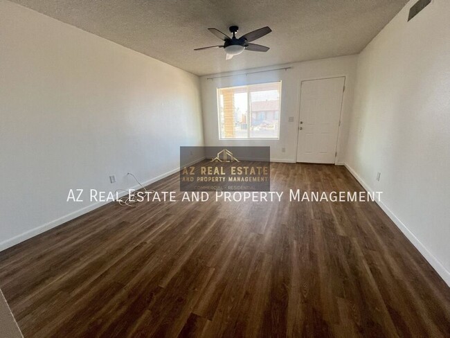 Foto del edificio - 6421 W Carol Ave