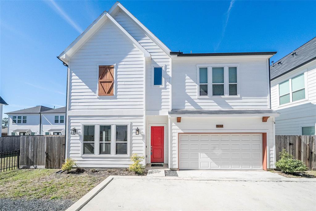 Foto principal - 3119 Paul Quinn St