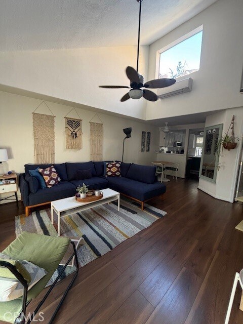 Foto del edificio - 1509 Stanley Ave