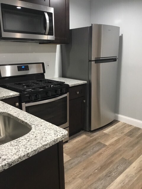 Foto del edificio - 6138 Pine St
