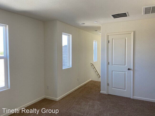 Building Photo - 3 br, 2.5 bath House - 268 Sullivan Dr.