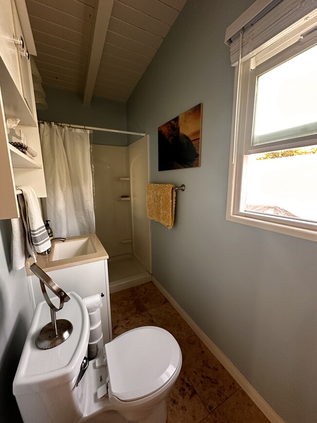Bathroom - 1154 Magnolia Ave