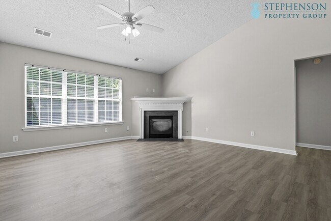 Foto del edificio - 128 Pennbrook Ln