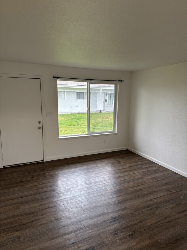 Foto del edificio - 10901 Addison St SW