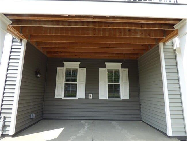 Building Photo - 105 Gress Rd