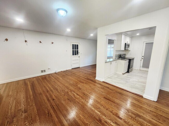 Foto del edificio - 3158 Cloverhurst Dr