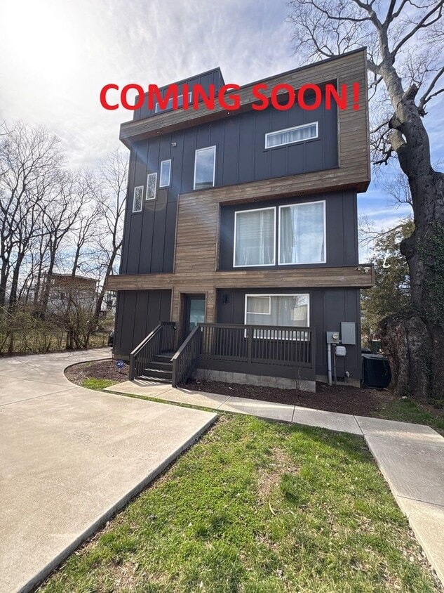 Fully Furnished 5 Bed, 3.5 Bath Located In East Nashville's McFerrin Park Neighborhood! Lawn Care... - Fully Furnished 5 Bed, 3.5 Bath Located In East Nashville's McFerrin Park Neighborhood w/ Flexibl...