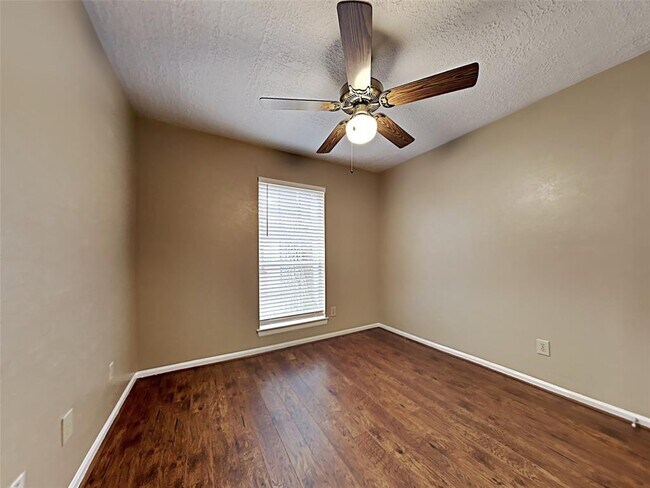 Foto del edificio - 3314 Beaver Glen Dr