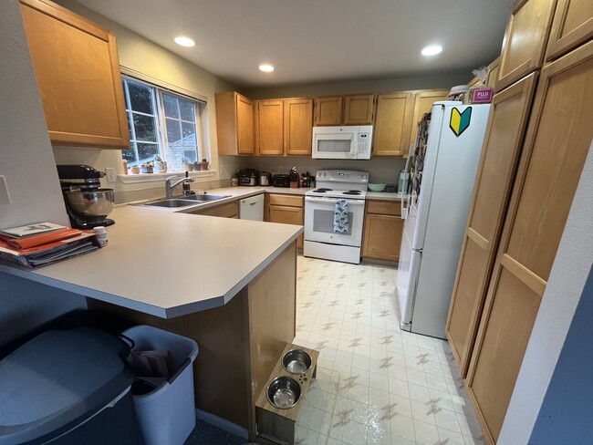 Foto del edificio - 5709 14th Ave NW
