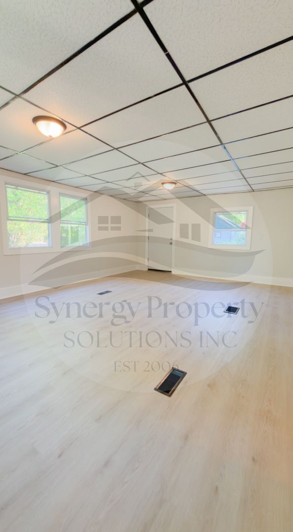 Foto del edificio - Large Home Available Now