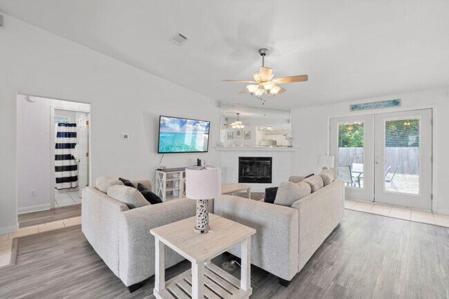 Foto del edificio - 406 Shorewood Cir