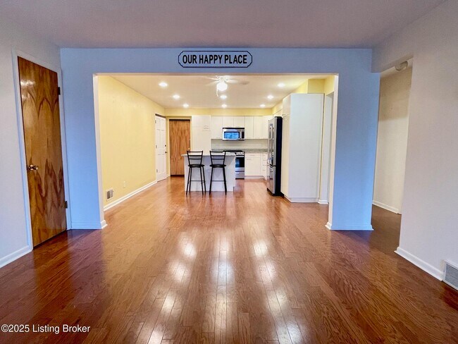 Foto del edificio - 816 Melford Ave